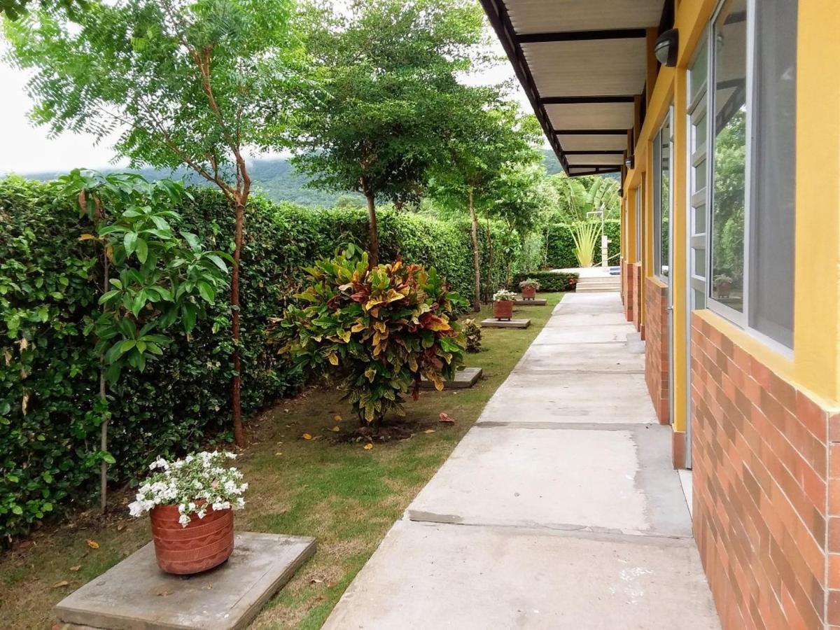 Bed and Breakfast C&H Casa Campestre El Oasis Ricaurte Girardot Exterior foto